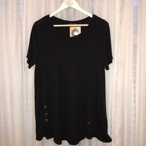 Black flowy  tee